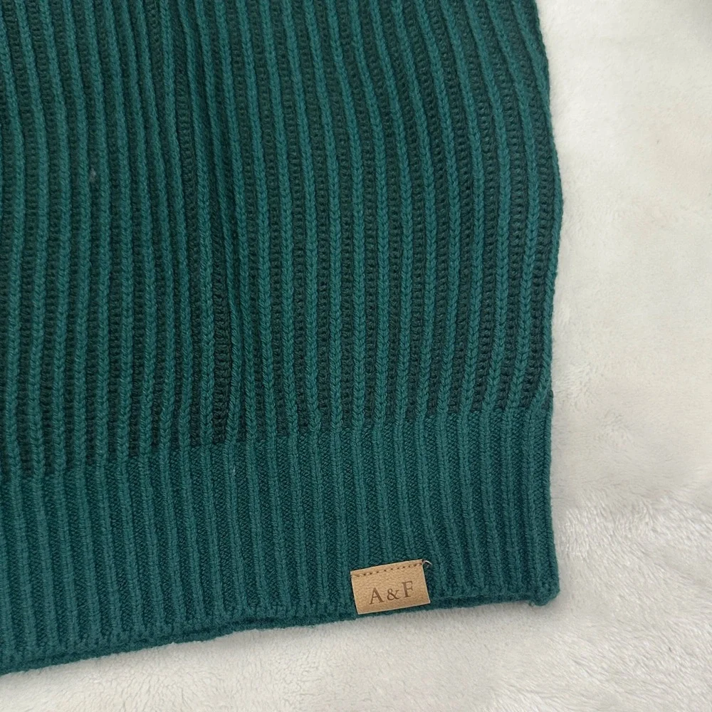 Abercrombie kids green Sweater 11/12 - Picture 3 of 9